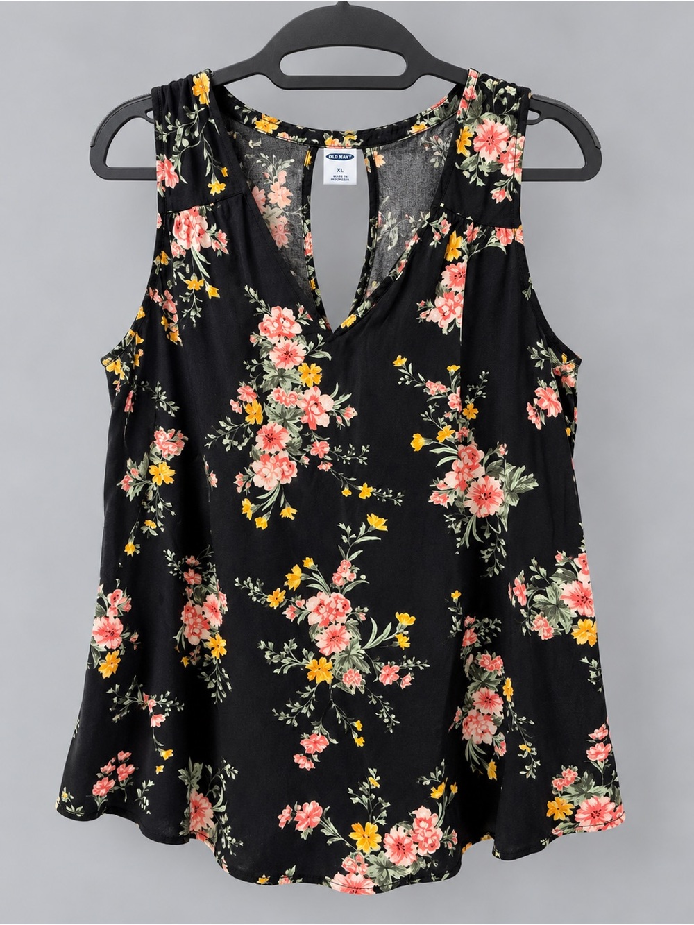 Old Navy Black Floral V-Neck Sleeveless Camisole